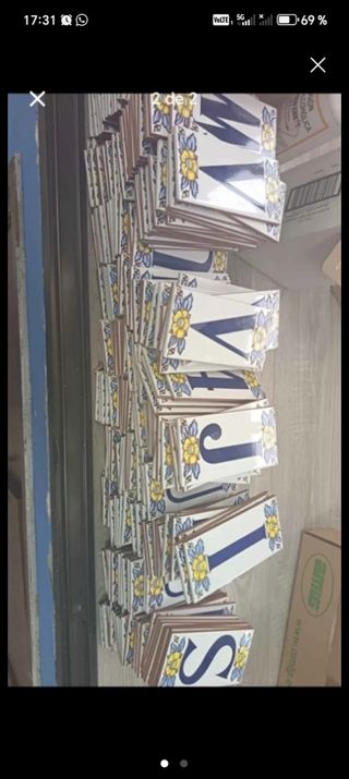 Azulejos decorativos con letras