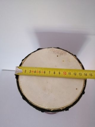 Tambor de madera decorado