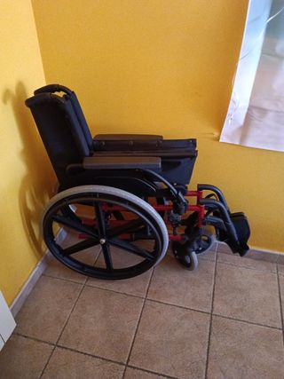 Silla de ruedas ,rebajada de 150€ a 130€