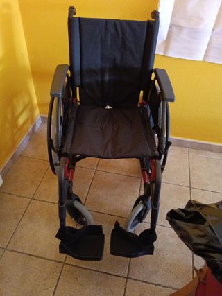 Silla de ruedas ,rebajada de 150€ a 130€