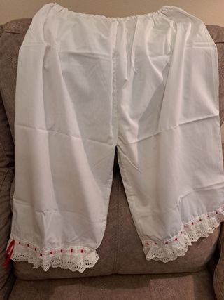 Traje regional asturiana niña