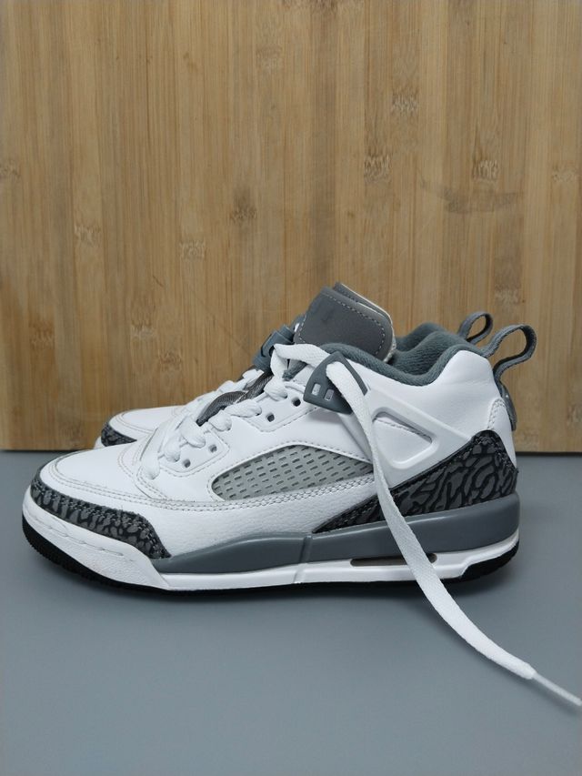 Jordan Spizike Gris y Blanco