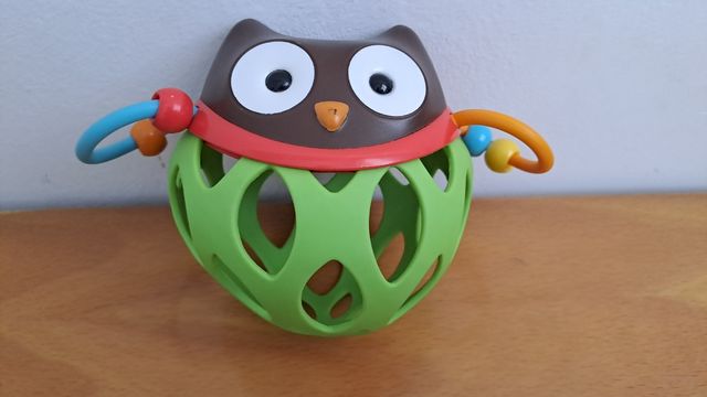 Mordedor Sonajero Buho Skip Hop