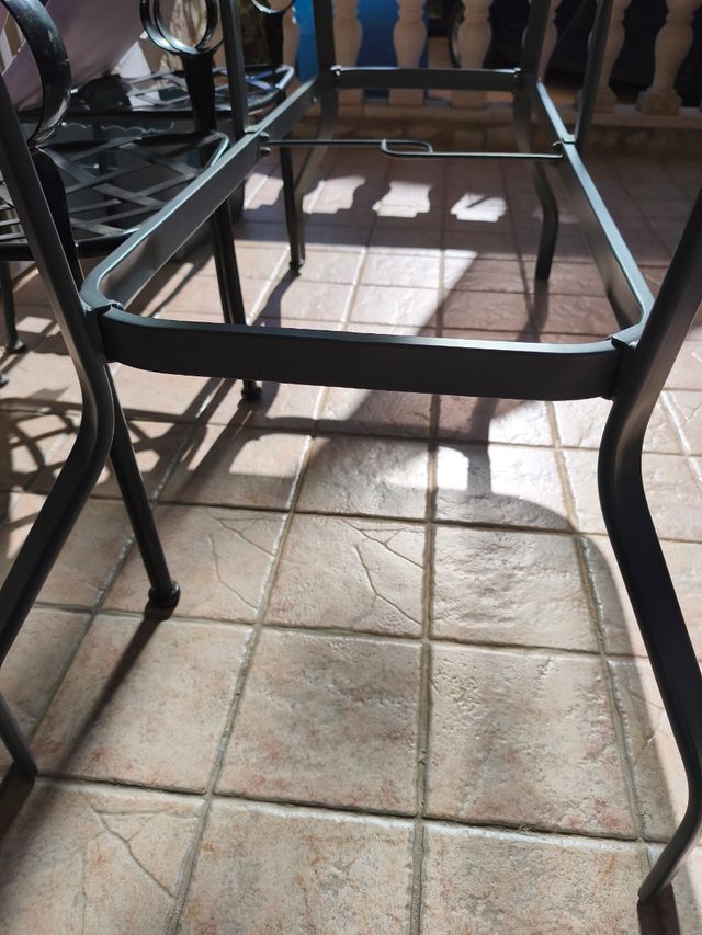 Mesa de cristal y metal para exterior