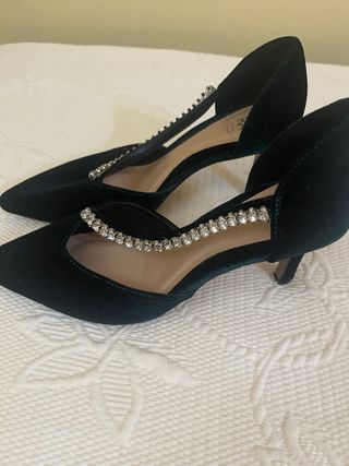Zapatos de fiesta verdes con pedrería