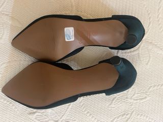 Zapatos de fiesta verdes con pedrería