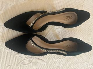 Zapatos de fiesta verdes con pedrería