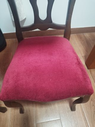 Mesa de comedor de madera