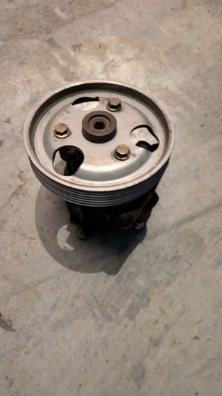Bomba dirección asistida Megane 1.4