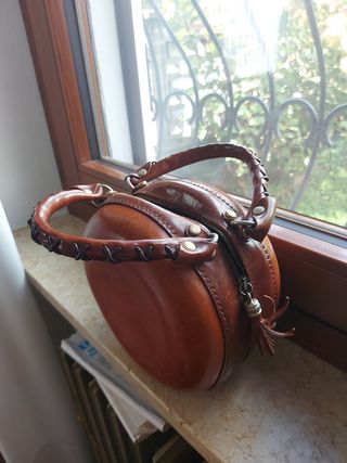 Borsa rotonda in pelle marrone