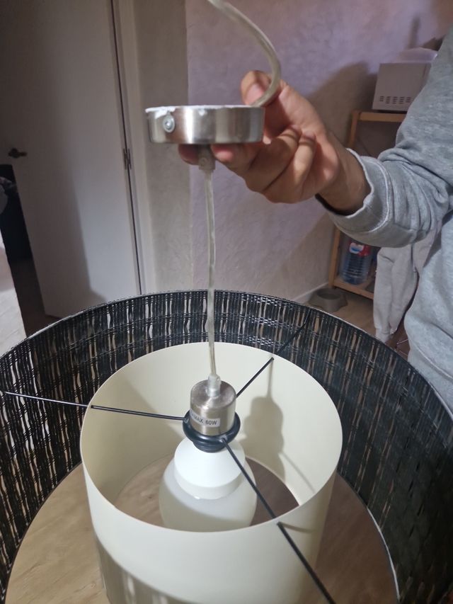 Lámpara de techo de mimbre negra