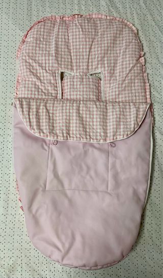 Saco para silla de bebé a cuadros rosa