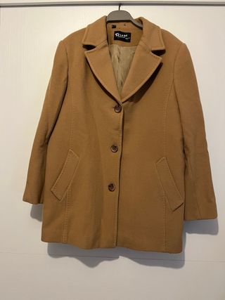 Abrigo elegante mujer marrón