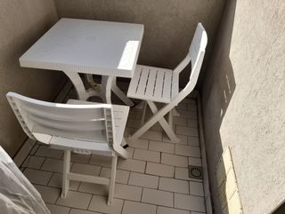 Tavolino con sedie bianco