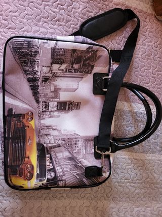 Maletín portátil diseño ciudad y coche amarillo