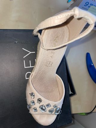 Sandalias AZAREY Beige con Pedrería