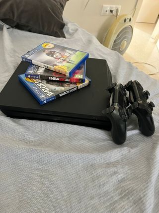 PS4 (PlayStation 4) Negra + FIFA 16