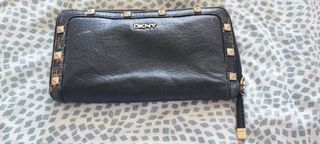 Monedero DKNY Negro Cuero Tachuelas