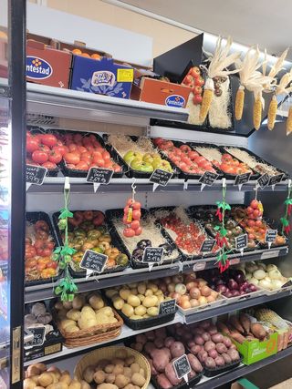Montaje completo de frutería