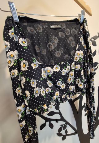 Top Zara Flores y Lunares manga larga