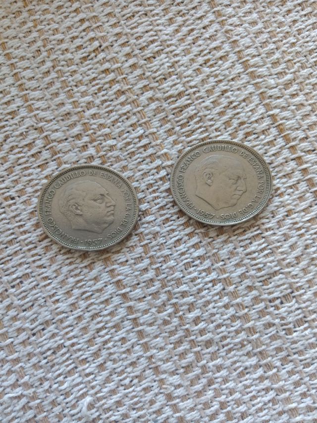 Monedas 25 pesetas Franco 1957 (2)