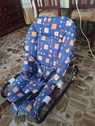 Mecedora para bebé con estampado de patitos