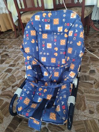 Mecedora para bebé con estampado de patitos