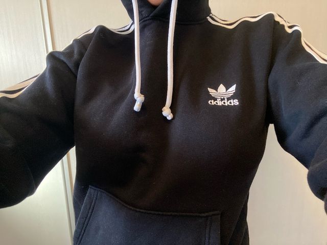 Sudadera Adidas Negra con Logo