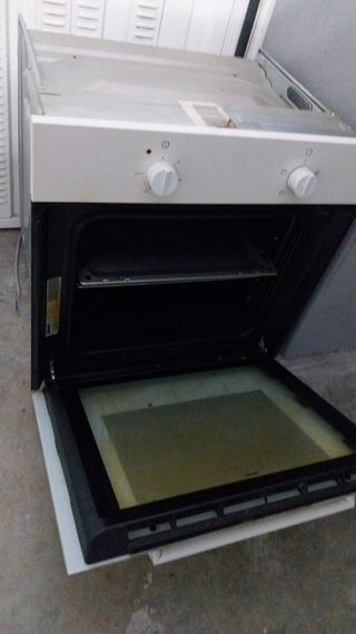 Horno de cocina en buen estado