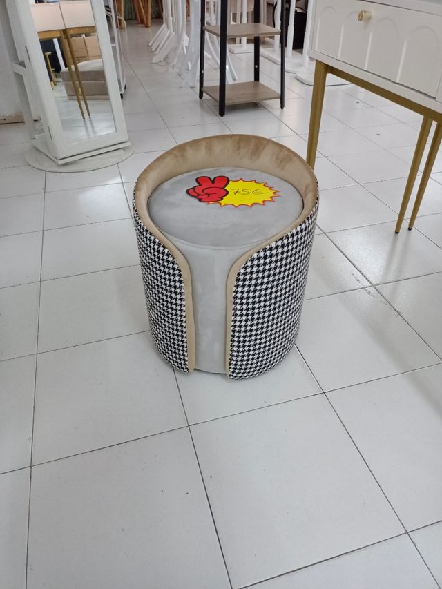 Silla tocador con estampado pata de gallo