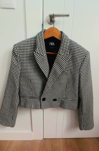 Americana corta Zara