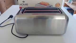 Tostadora Carrefour Home HLT1400S-25 nueva. 