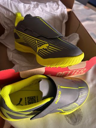 Botas de fútbol Puma Ultra nuevas