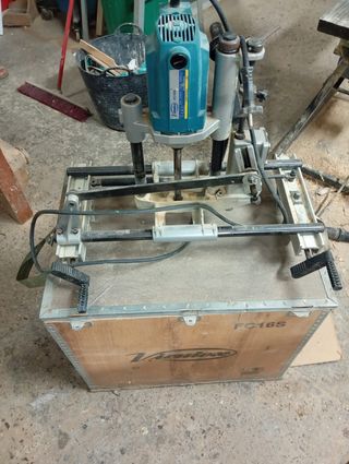 Máquina para cajeado de cerraduras