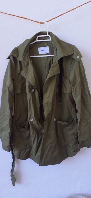 Chaqueta Anorak Verde Militar Stradivarius Talla L