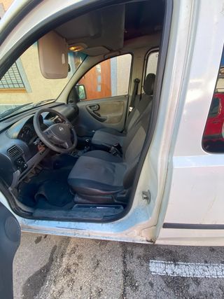 Opel Combo 2004
