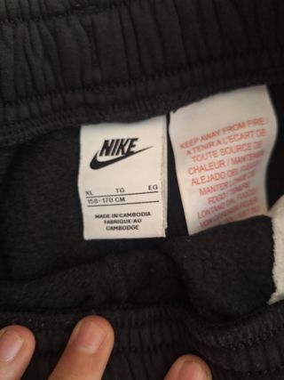 Pantalones Nike Negro y Blanco