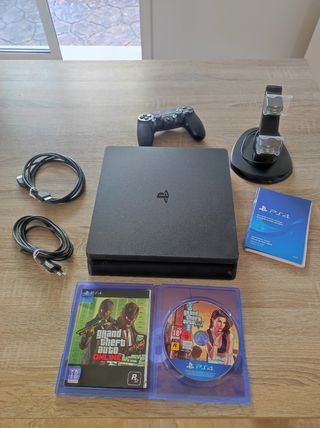 PS4 (PlayStation 4) 1TB Negra + GTA V