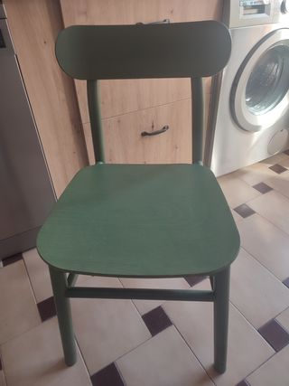 Silla de madera estilo vintage verde