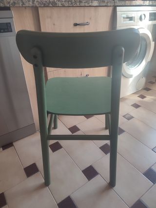 Silla de madera estilo vintage verde