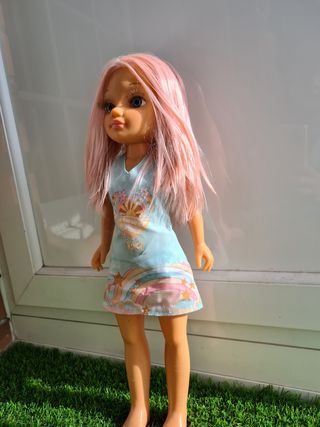 Muñeca  Nancy pelo rosa y ojos azules