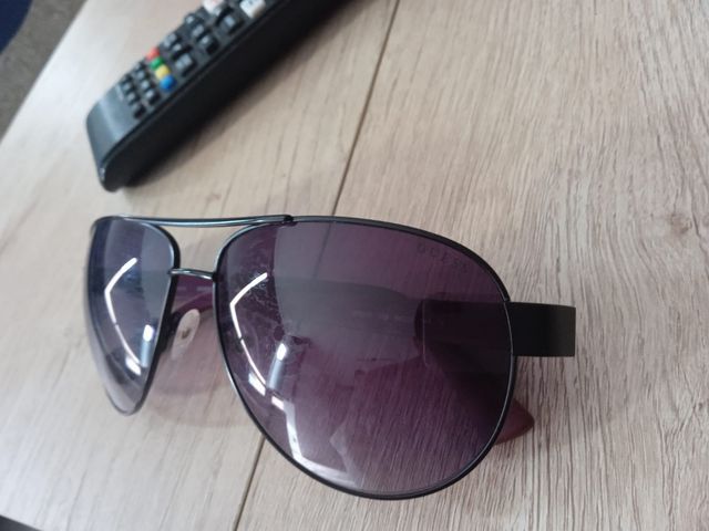 Gafas de sol Guess rojas