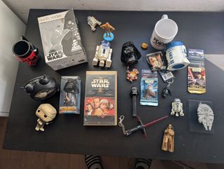 Pacchetto Star Wars: personaggi e oggetti da collezione