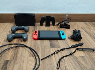 Nintendo Switch Rojo-Azul.Modelo de salida de 2017