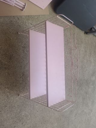 Mesa auxiliar rosa metal  