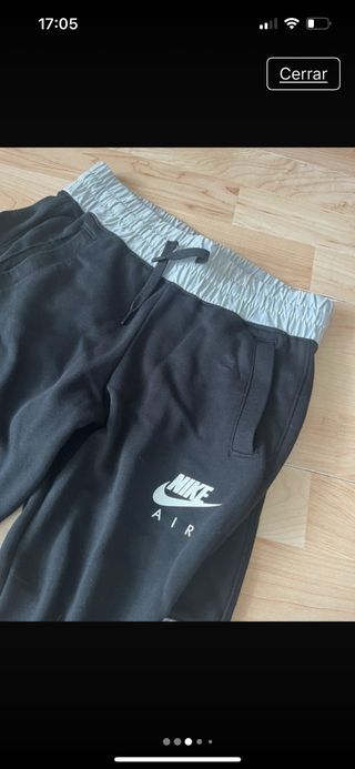 Chándal Nike Negro y Gris
Talla niño 137-146cm