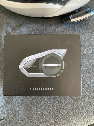 Casco Moto BMW con Intercomunicador Sena harman