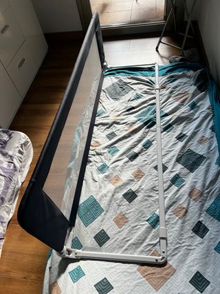 Barrera protectora para cama infantil