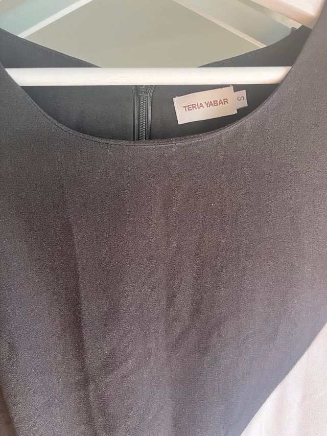 Vestido Teria Yabar Negro con Diseño Blanco