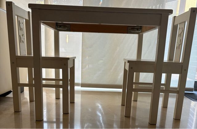 Mesa y 2 Sillas Infantiles Ikea KRITTER